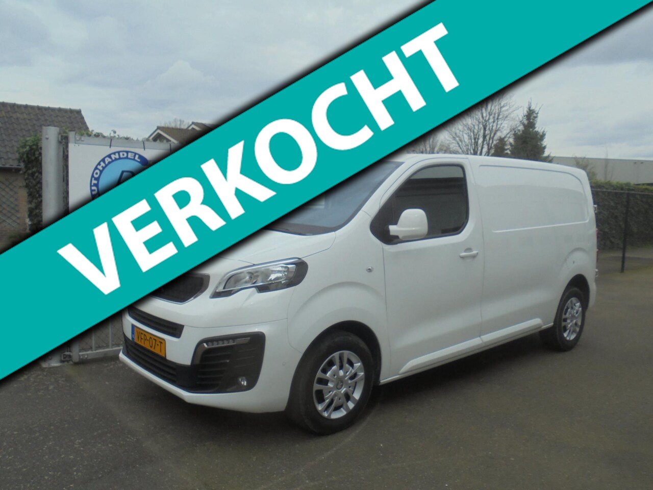 Peugeot Expert - 2.0 BlueHDI 120 Asphalt *Emissieklasse 6* Distributie v.v. 160000km - AutoWereld.nl