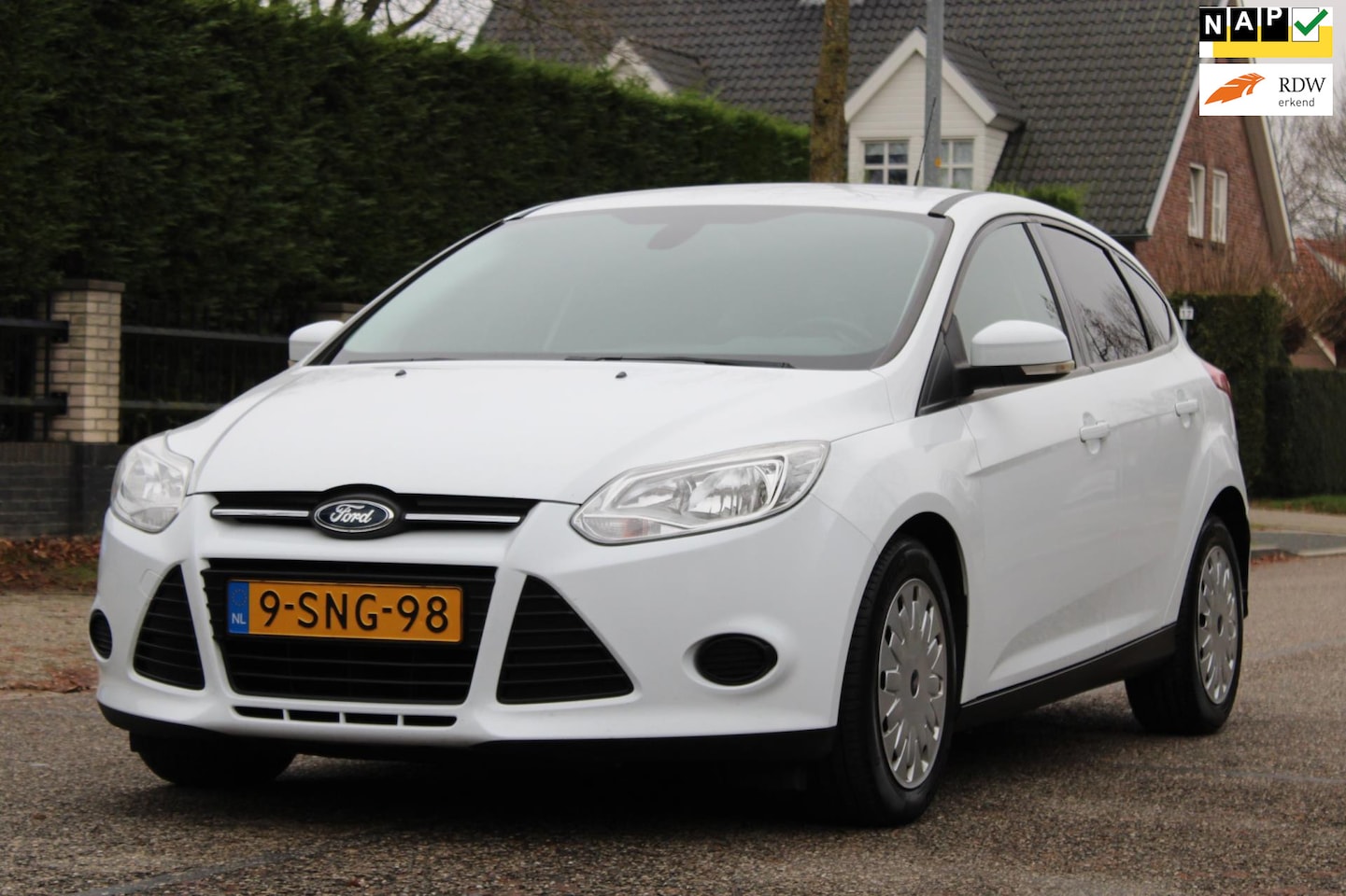 Ford Focus - 1.6 TDCI ECOnetic Lease Trend | NAVI | AIRCO | CRUISE | TREKHAAK | MOOIE GOED OPNDERHOUDEN - AutoWereld.nl