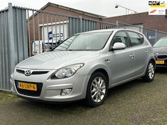 Hyundai i30 - 1.4i Blue Dynamic *HANDEL/EXPORT* Motorlampje loopt op 3