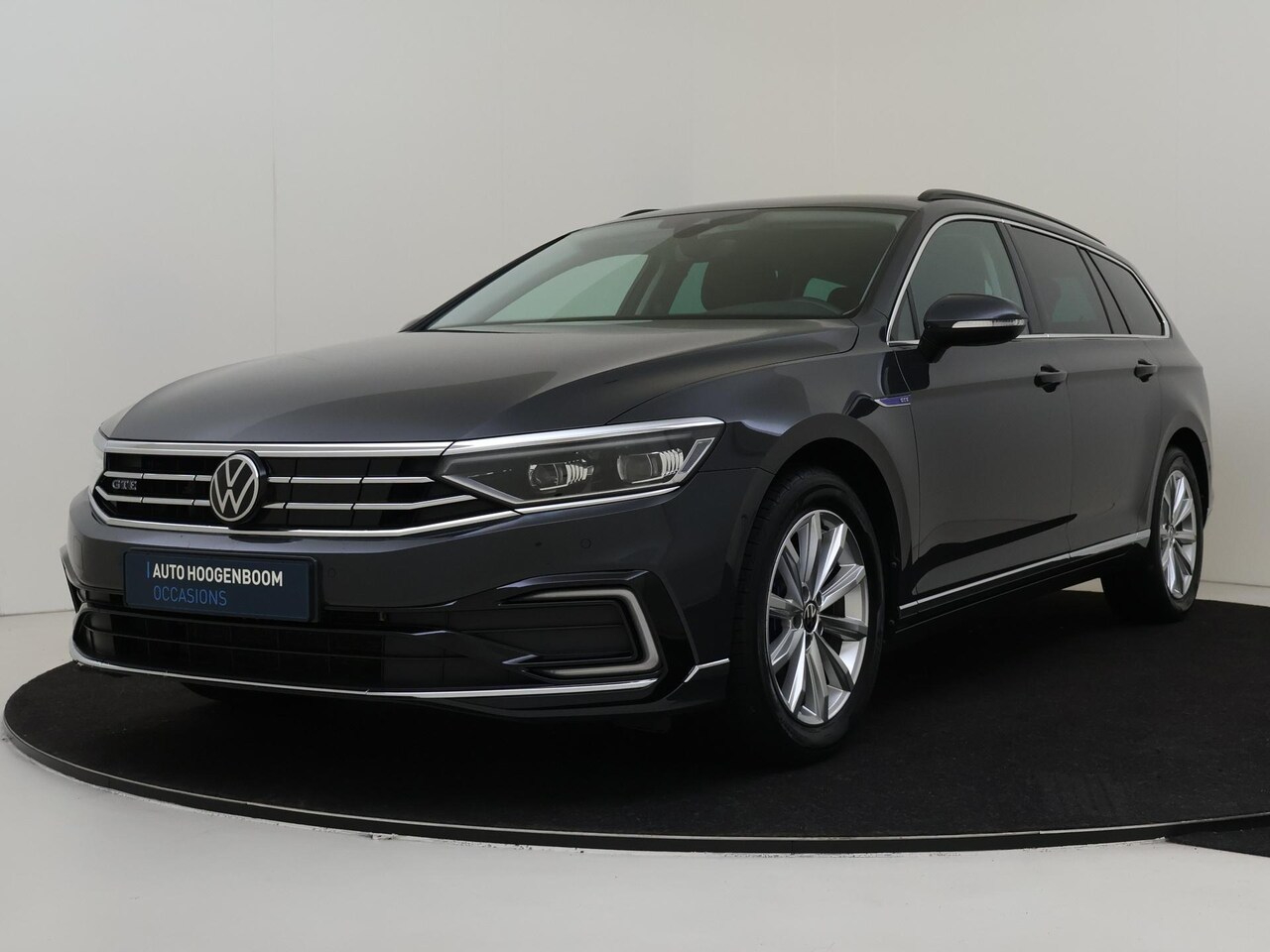 Volkswagen Passat - 1.4 TSI PHEV GTE Business | Stoelverwarming | Parkeerassistent | Navigatie | Dodehoek dete - AutoWereld.nl