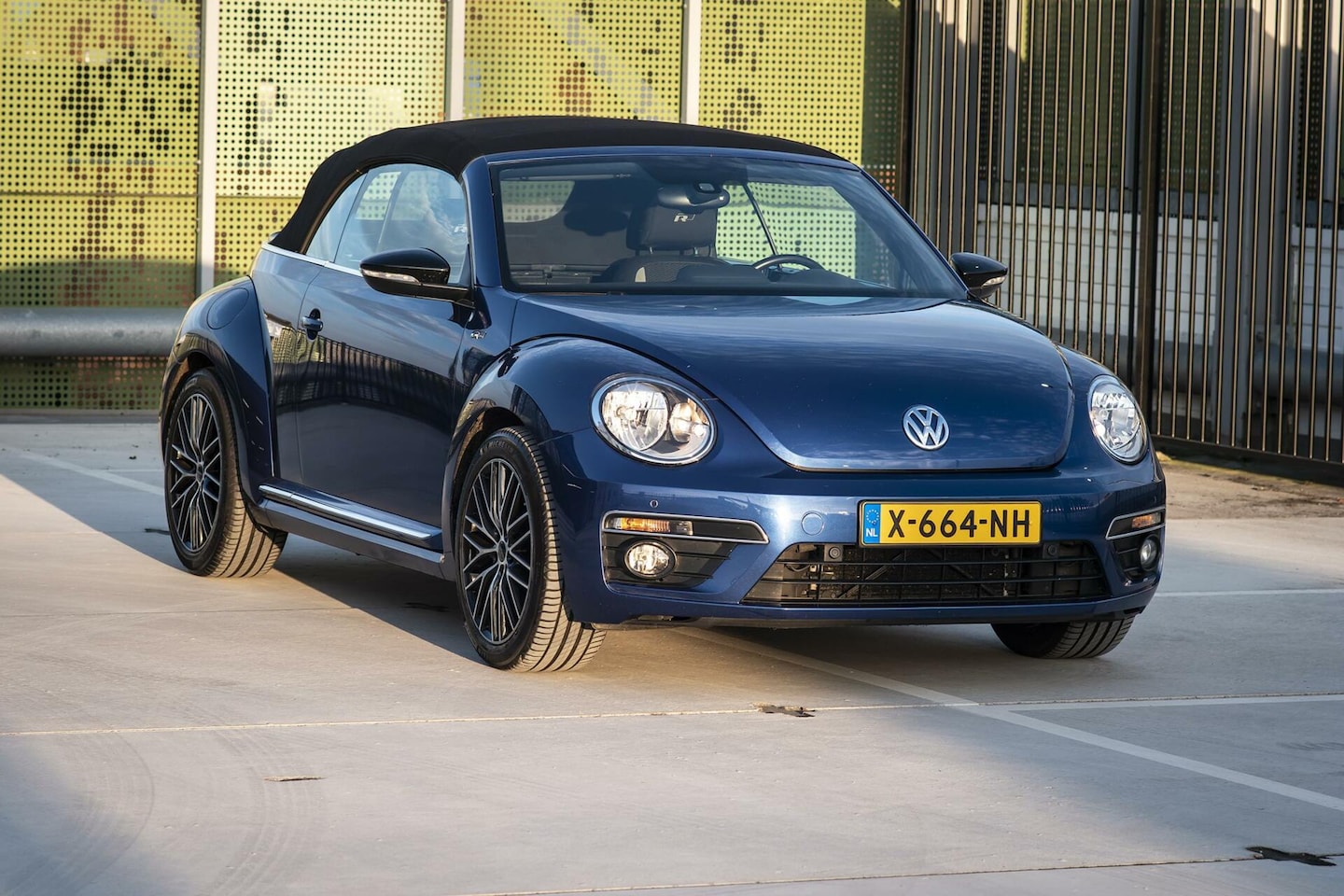 Volkswagen Beetle Cabriolet - 2.0 TSI Sport 2.0 TSI Sport - AutoWereld.nl