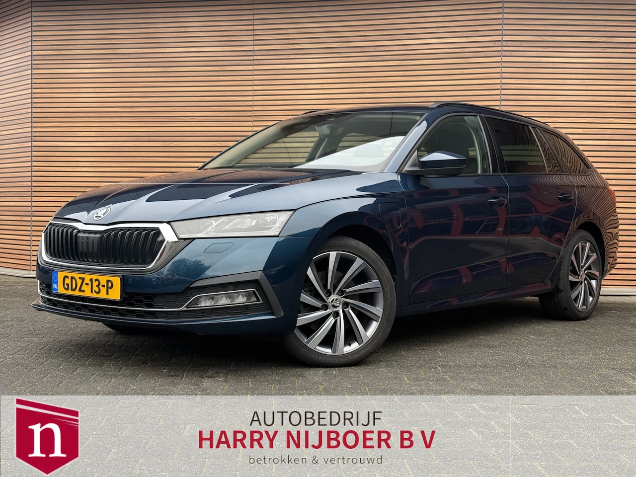 Skoda Octavia Combi - 1.4 TSI iV PHEV Business Edition Plus Navi / Clima / 2x Memory Stoelen / Lm Velgen - AutoWereld.nl