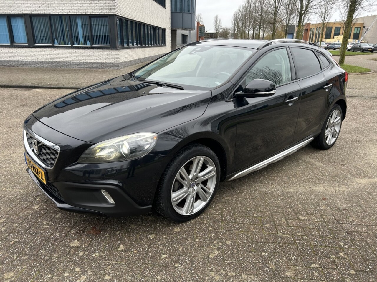 Volvo V40 Cross Country - 1.6 T4 Summum 180PK PANO/LEER/XENON/NAP! - AutoWereld.nl