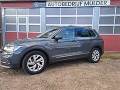 Volkswagen Tiguan - 2.0 TDI 150 Pk Life Business Dsg-7 / Ecc / Pdc / Nav