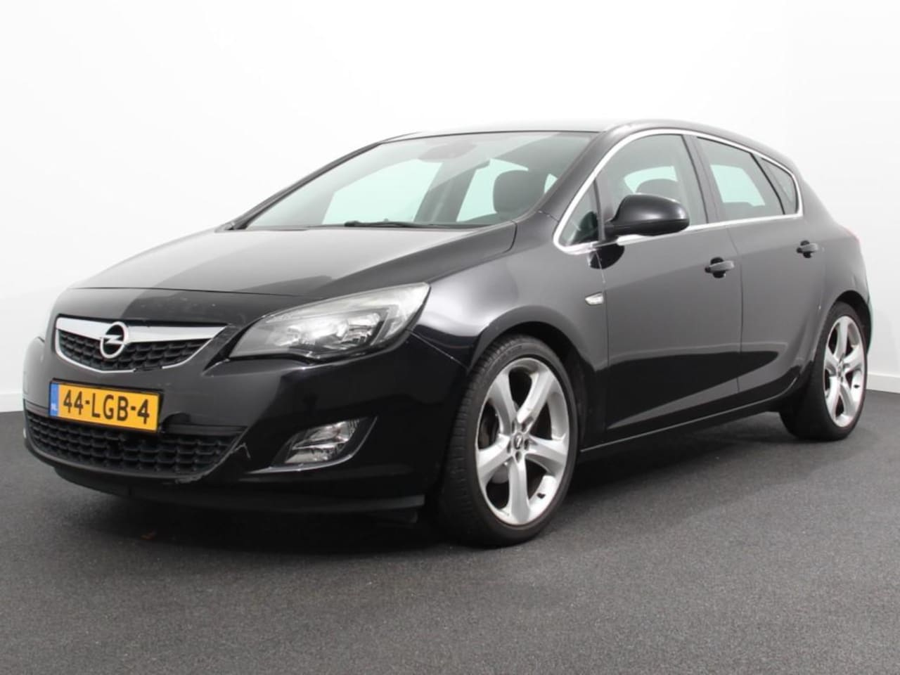 Opel Astra - 1.6 Sport | Cruise control | Climate control | elektrische ramen | Lichtmetalen velgen | L - AutoWereld.nl