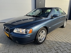 Volvo S60 - 2.4 MOMENTUM / Youngtimer / NAP / Volledige historie / Boekjes a