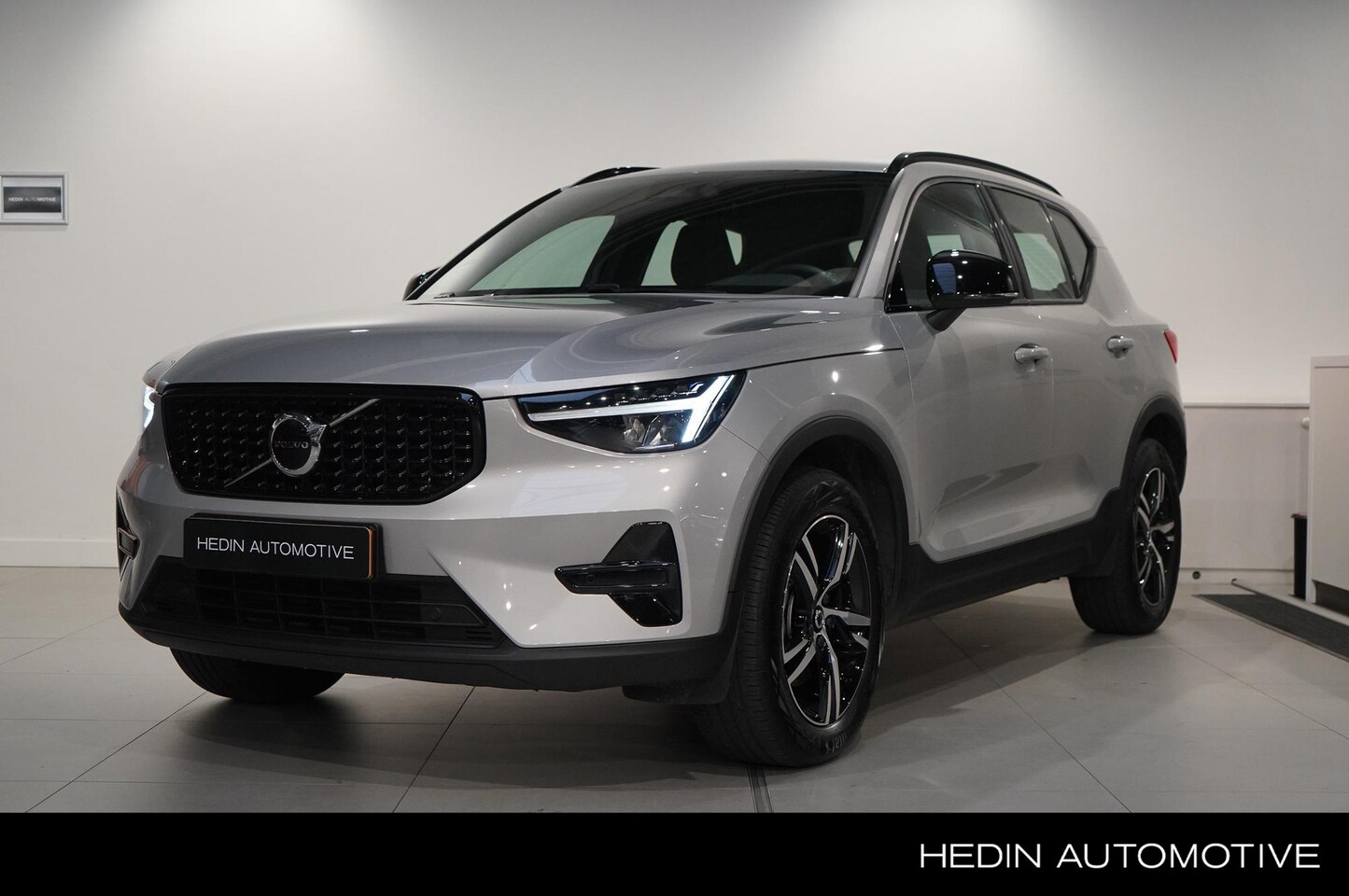 Volvo XC40 - B4 Plus Dark Mild Hybride 197pk |Google Maps | Adaptive Cruise & Pilot Assist | Parkeer Ca - AutoWereld.nl