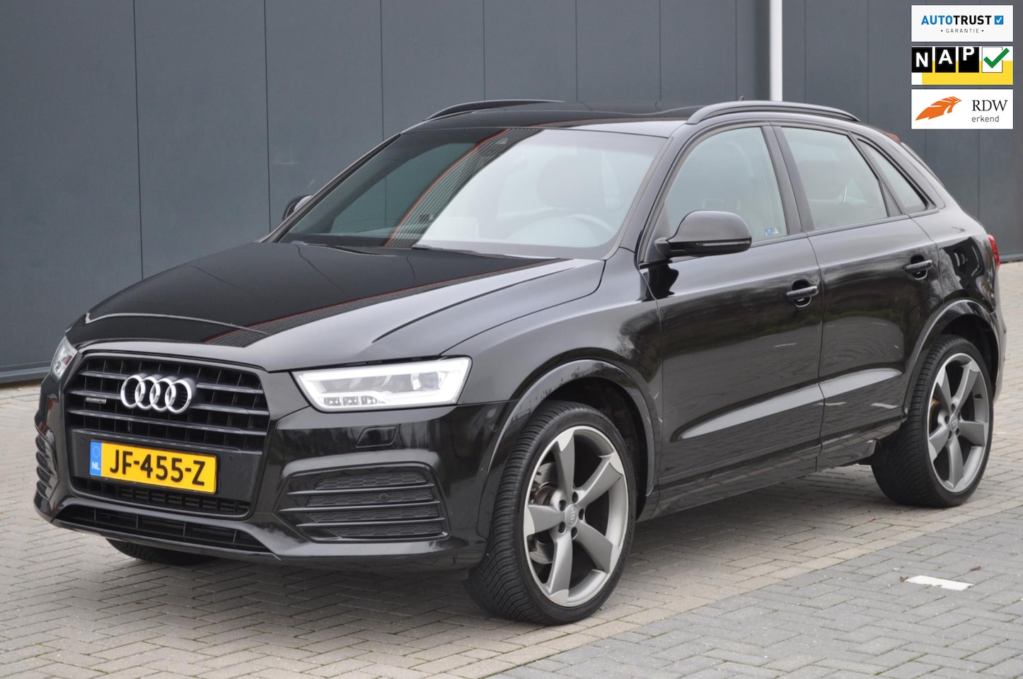 Audi Q3 - 2.0 TFSI quattro 3x Sline | Pano | Xenon | 220PK| BomVoll - AutoWereld.nl