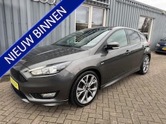 Ford Focus - 1.0 EcoBoost ST Line Business navi