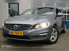 Volvo V60 - 2.0 D2 Momentum Business ECC/NAVIGATIE/2X-PDC/NAP