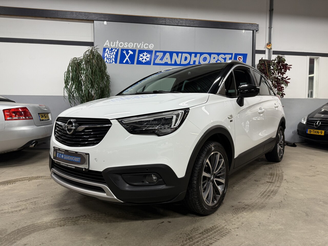 Opel Crossland X - 1.2 Turbo 120 Jaar Edition 1.2 Turbo 120 Jaar Edition - AutoWereld.nl