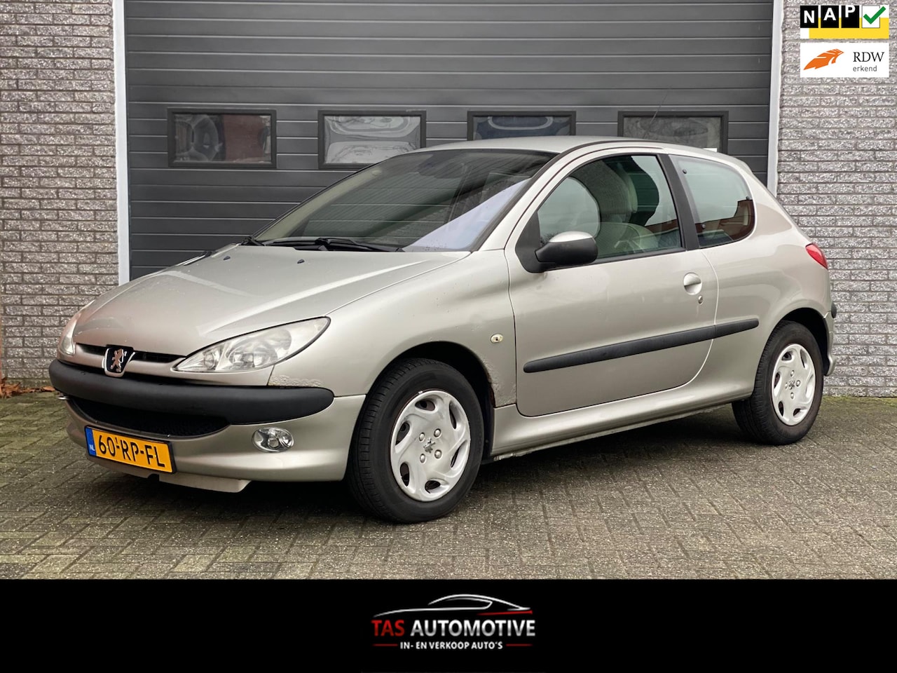 Peugeot 206 - 1.6-16V Gentry AUTOMAAT / AIRCO / 117.378 KM - AutoWereld.nl