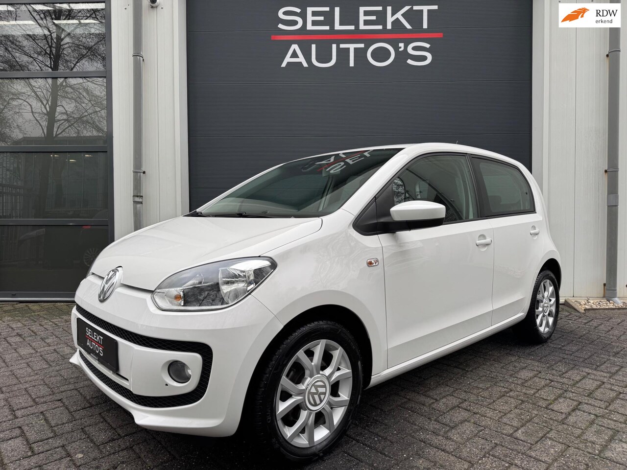 Volkswagen Up! - 1.0 High Up! BlueMotion 75 Pk Airco/Cruise/Stoelverwarming/Elektrische Ramen/Elektrische S - AutoWereld.nl