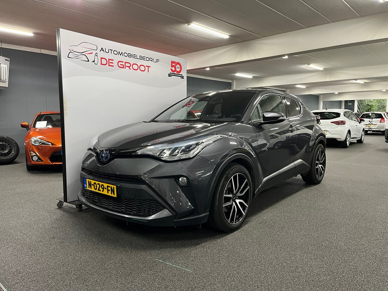 Toyota C-HR - 2.0 Hybrid Style NL-auto / Eerste eigenaar - AutoWereld.nl