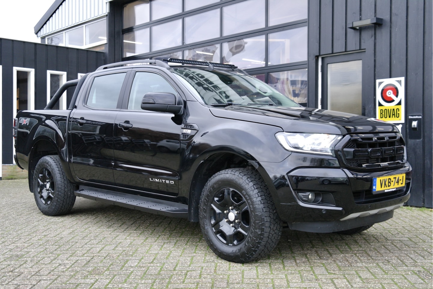 Ford Ranger - 3.2 TDCi Wildtrak Supercab Automaat 4X4 | Leder | Camera | Carplay | Trekhaak | Black Edit - AutoWereld.nl