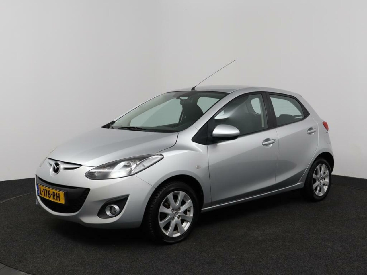 Mazda 2 - 1.3 TS Airco - 5-deurs - Lage KM - AutoWereld.nl