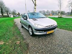 Peugeot 206 - 1.4 Gentry