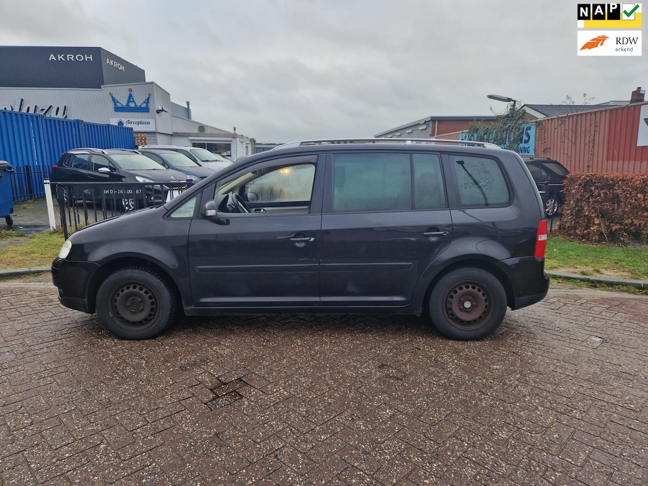 Volkswagen Touran - 2.0-16V FSI Highline/HANDEL/EXPORT PRIJS!! - AutoWereld.nl