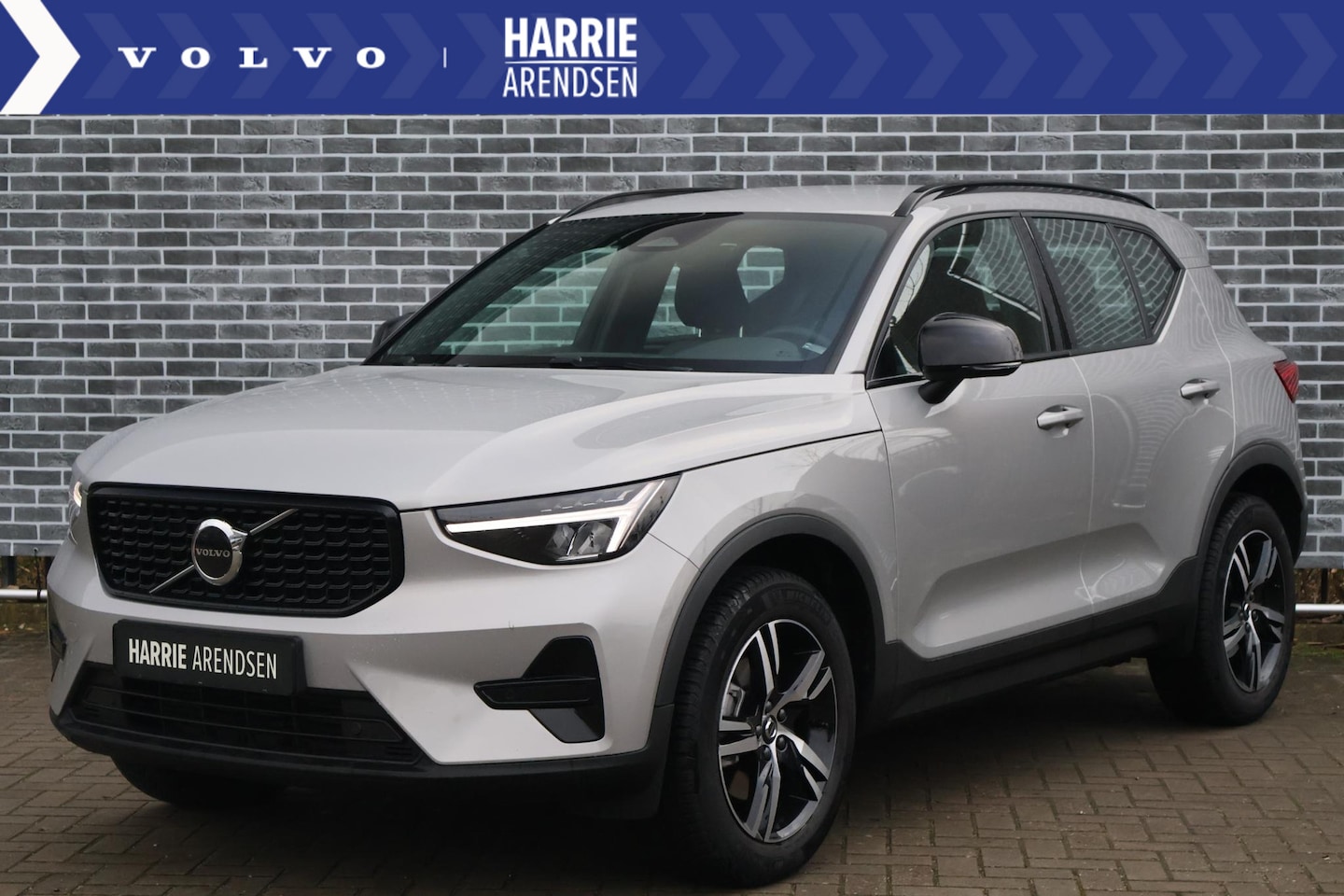 Volvo XC40 - 2.0 B4 Plus Dark Trekhaak | Camera | All Season banden | Google Navigatie | Stoel verwarmi - AutoWereld.nl