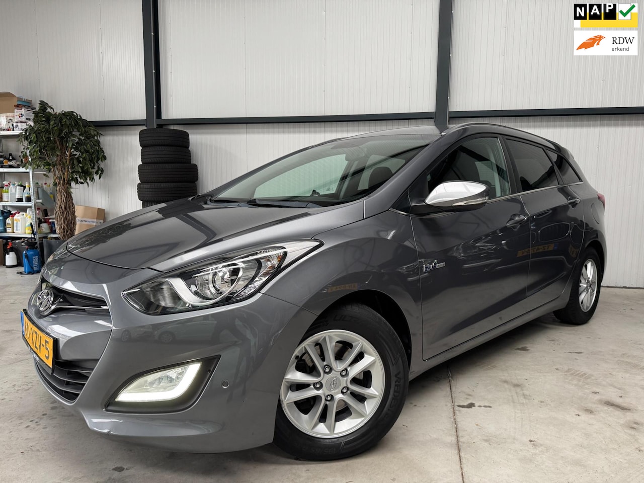 Hyundai i30 Wagon - 1.6 GDI i-Vision Navi Camera Parkeersensor - AutoWereld.nl