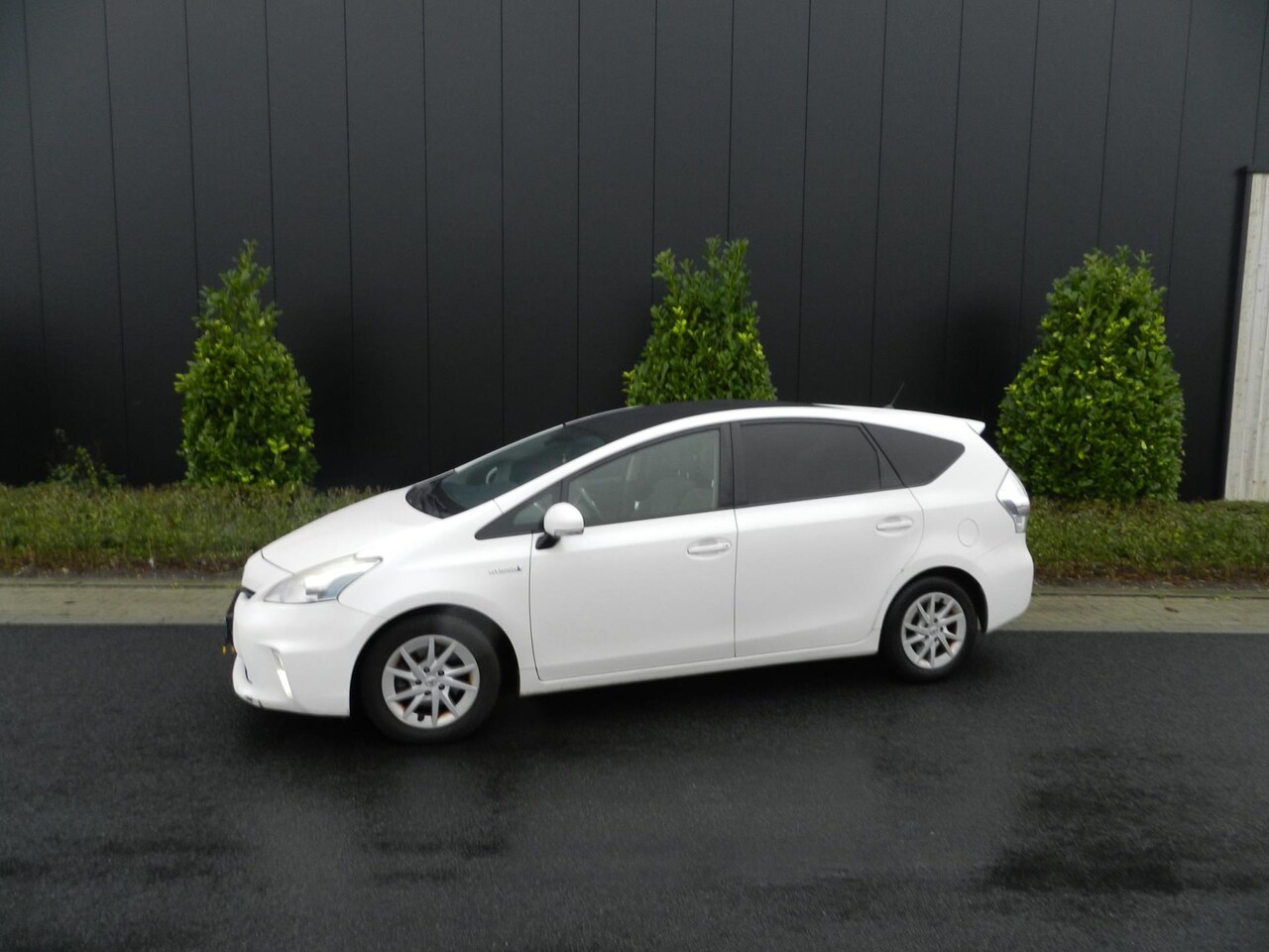 Toyota Prius Wagon - 1.8 Aspiration 96g - AutoWereld.nl