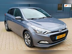 Hyundai i20 - 1.0 T-GDI Essence Stoelverwarming Bluetooth