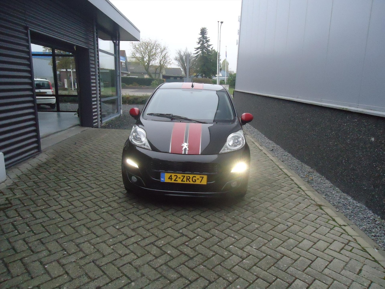 Peugeot 107 - 1.0 68PK 5D Active - AutoWereld.nl