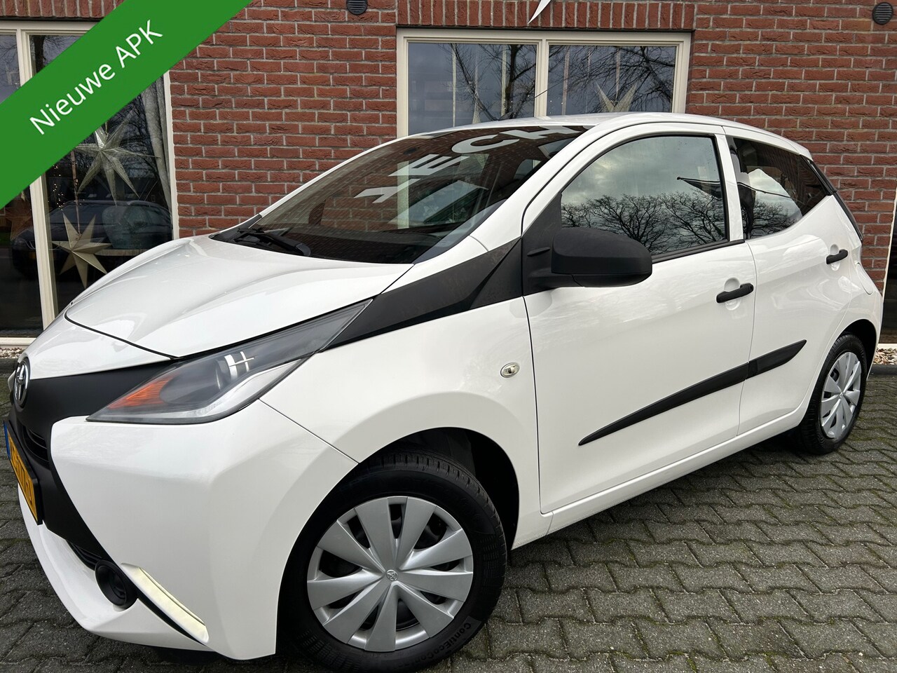 Toyota Aygo - 1.0 VVT-i x-now NIEUWE APK / N.A.P. / AIRCO - AutoWereld.nl