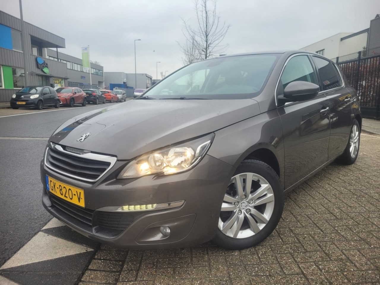 Peugeot 308 - 1.2 Benzine Panoramdak|Navigatie Luxe model - AutoWereld.nl