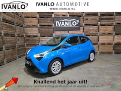 Toyota Aygo - 1.0 VVT-i x-play Navigatie camera Automaat Airconditioning