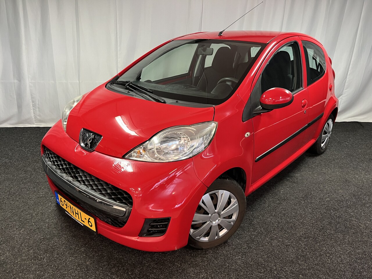 Peugeot 107 - 1.0-12V XS ELEK.RAMEN/RADIO/NAP/5DEURS - AutoWereld.nl