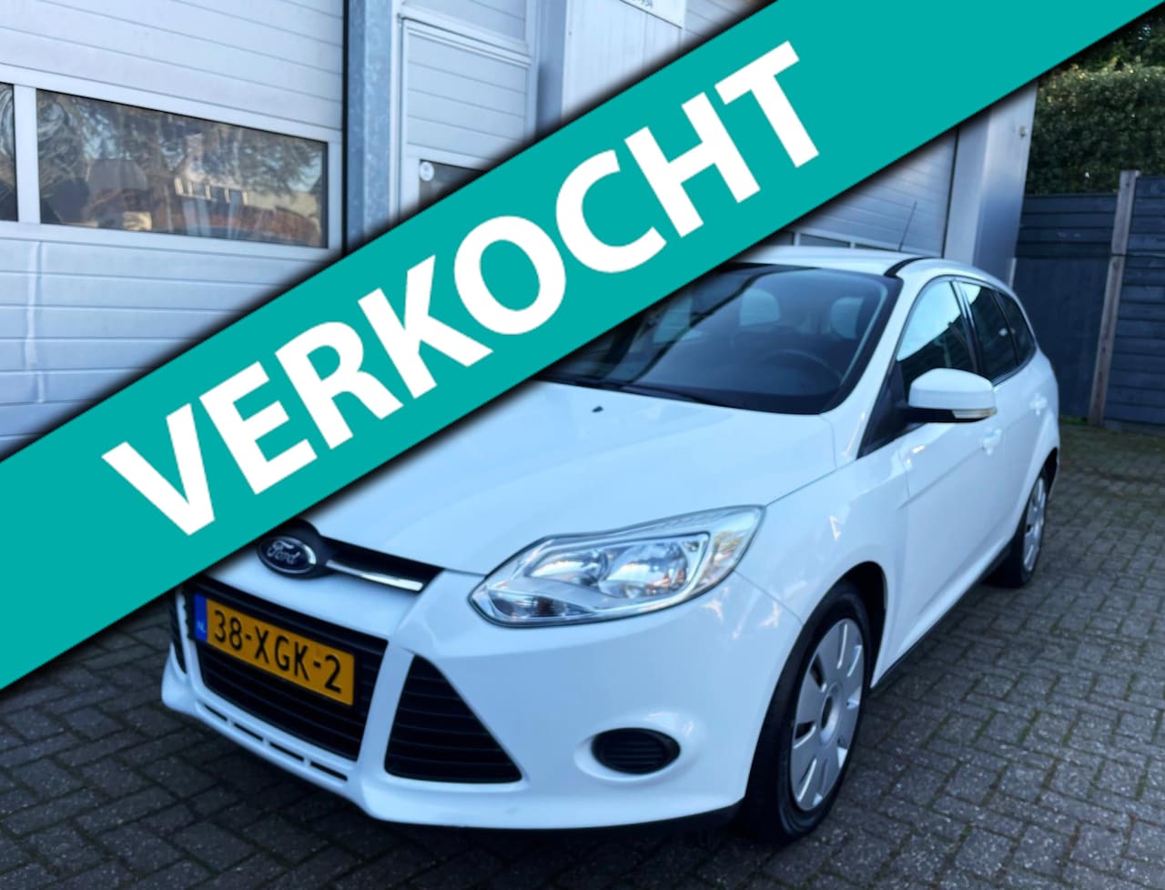 Ford Focus Wagon - 1.6 EcoBoost 2012-Navi-Airco-Cruis-Trekhaak - AutoWereld.nl