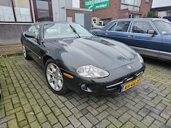 Jaguar XK8 - 4.0 V8 Coupé lees tekst