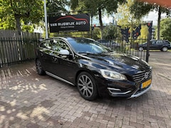 Volvo V60 - 2.4 D6 AWD Plug-In Hybrid Xenon Schuifdak Leder Camera Trekh