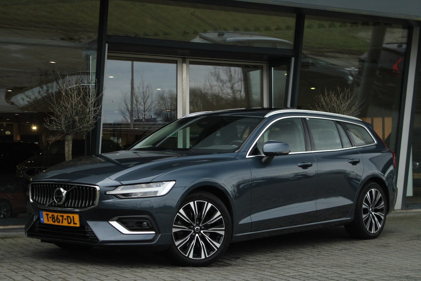 Volvo V60 - B4 Plus Bright | Harman/Kardon | 360° Camera | Adaptive Cruise | Panoramadak | Parkeerverw - AutoWereld.nl