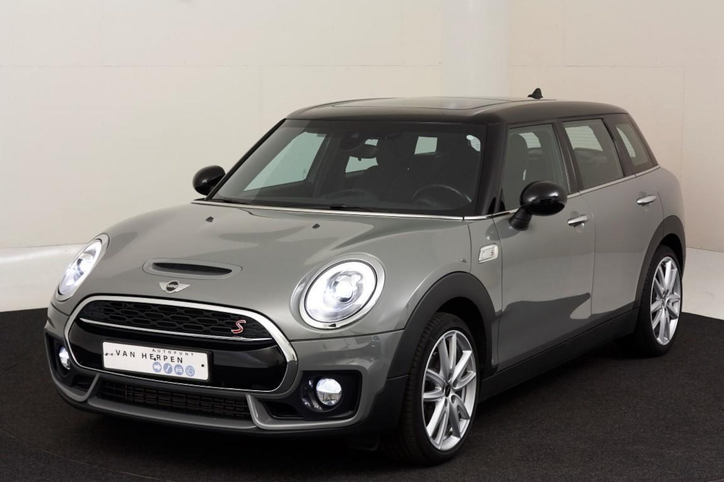 MINI Clubman - Mini 2.0 Cooper S Chili JCW Pakket | Trekhaak | Pano | JCW - AutoWereld.nl