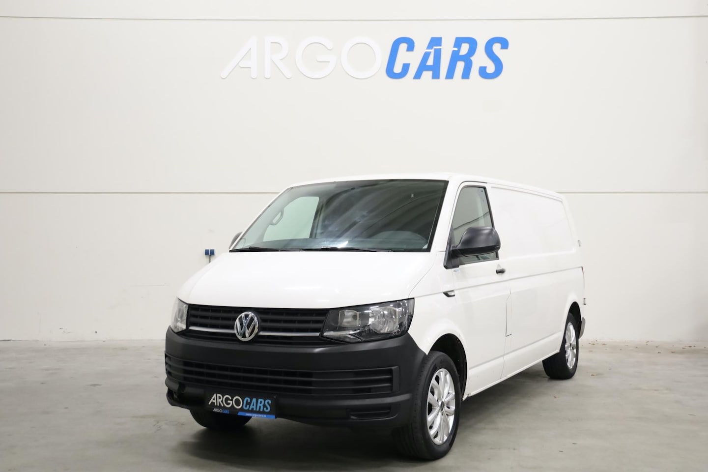 Volkswagen Transporter - 2.0 TDI L2/H2 NAVI EURO6 AIRCO 102PK NAP CRUISE CONTROL INRUIL MOGELIJK - AutoWereld.nl