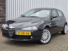 Alfa Romeo 147 - 2.0 T.Spark Distinctive /Origineel NL/Leer/Cruise/Airco