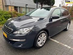 Peugeot 308 SW - 1.2 PureTech Blue Lion / Pano'dak / Navi / PDC / Trekhaak