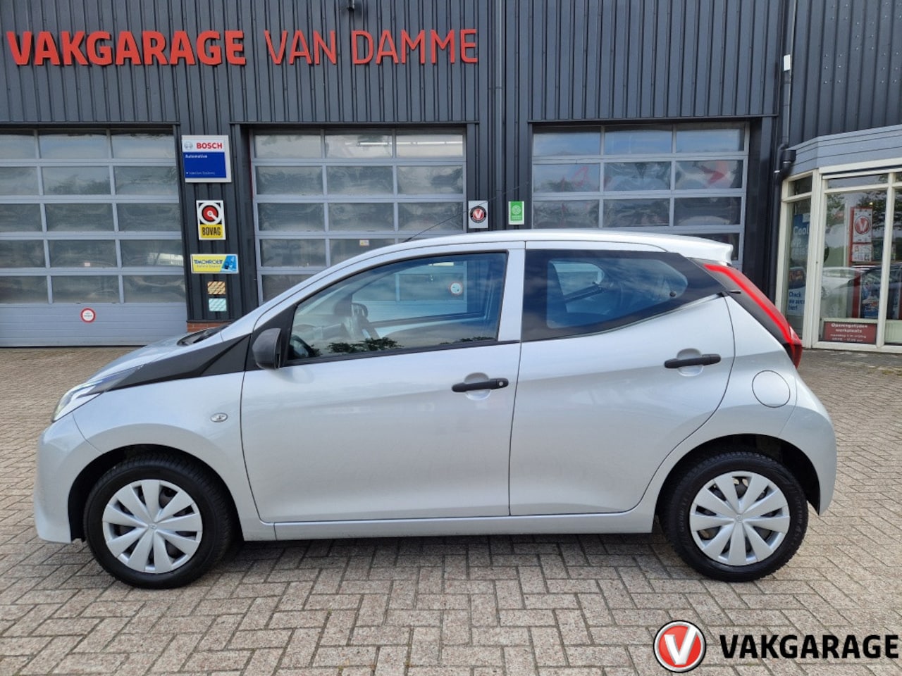 Toyota Aygo - 1.0 VVT-i x-fun 1.0 VVT-i x-fun - AutoWereld.nl