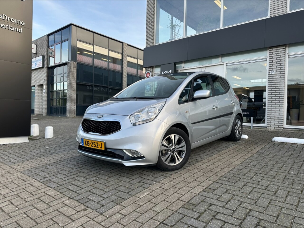 Kia Venga - 1.4i DynamicPlusLine Pan.dak - AutoWereld.nl