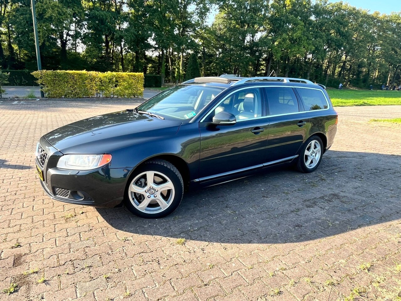 Volvo V70 - 2.4 D5 Summum 2.4 D5 Summum - AutoWereld.nl