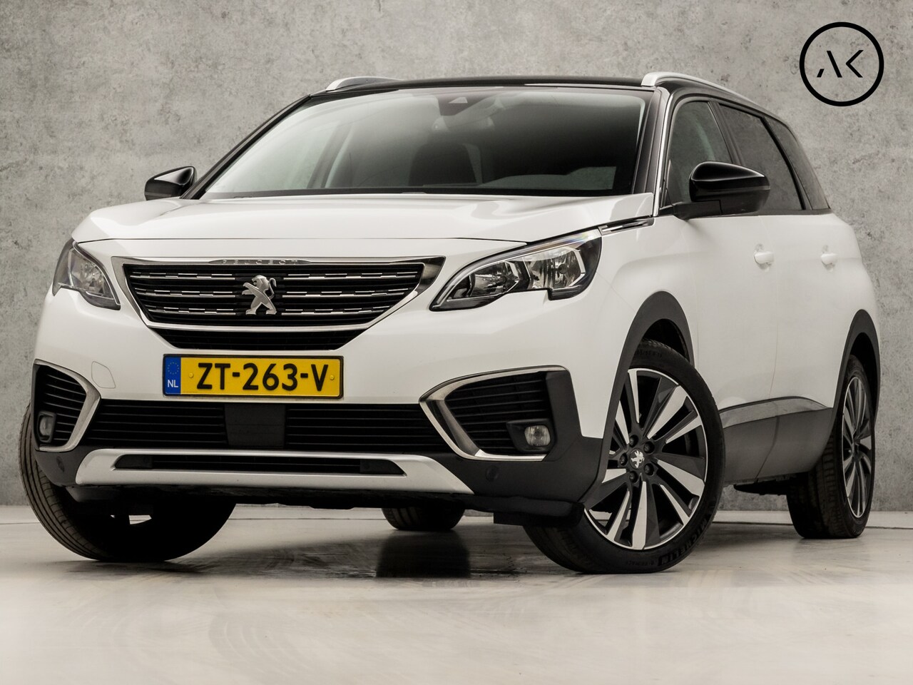 Peugeot 5008 - 1.2 PureTech Sport 7 Persoons Automaat (APPLE CARPLAY, CLIMATE, GETINT GLAS, LEDER, SPORTS - AutoWereld.nl