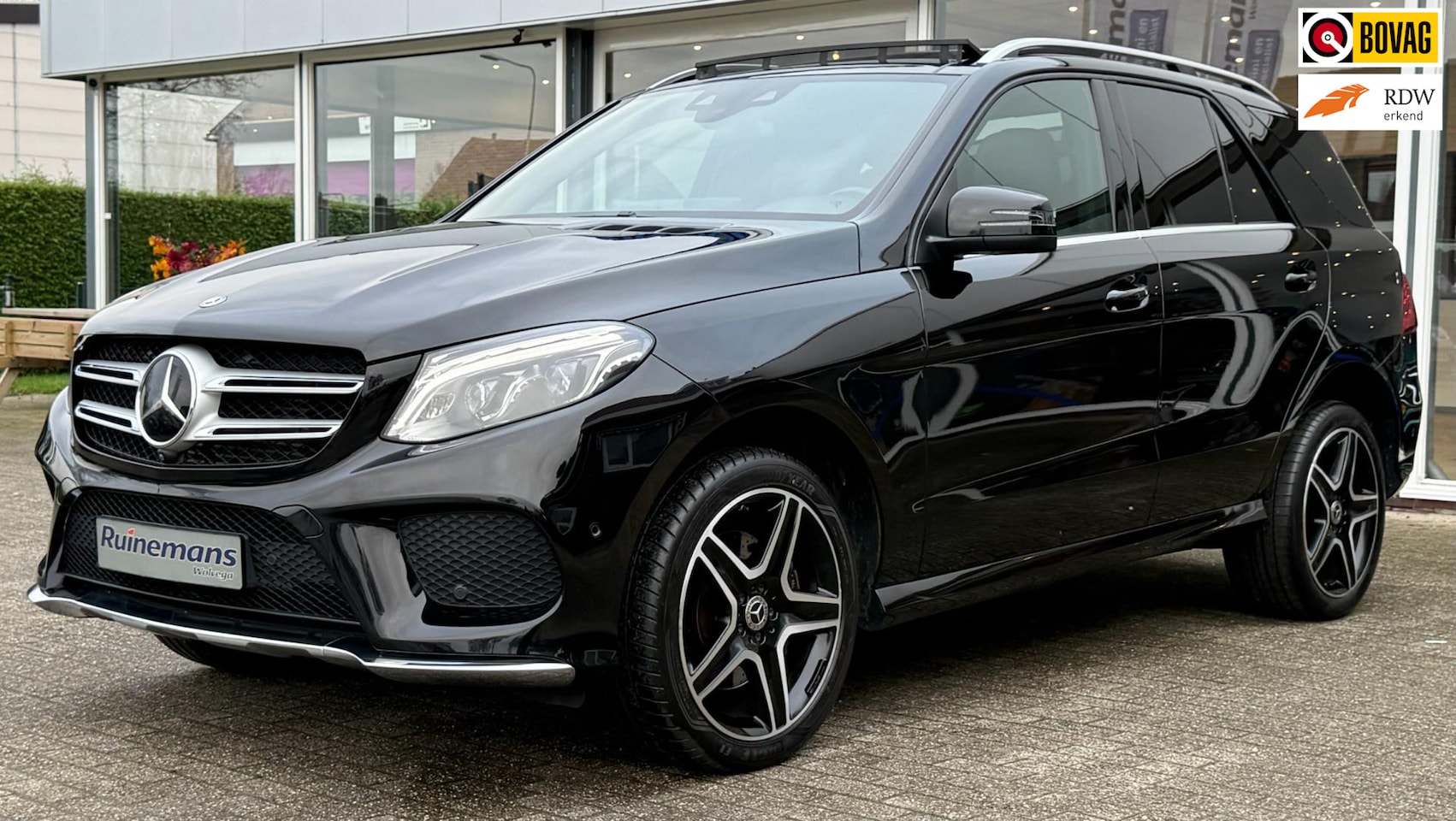 Mercedes-Benz GLE-Klasse - 350 d 4MATIC AMG / PANO / 360 / GRIJS KENT - AutoWereld.nl