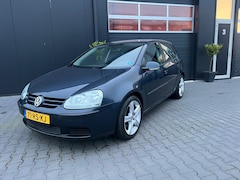 Volkswagen Golf - 1.4 FSI