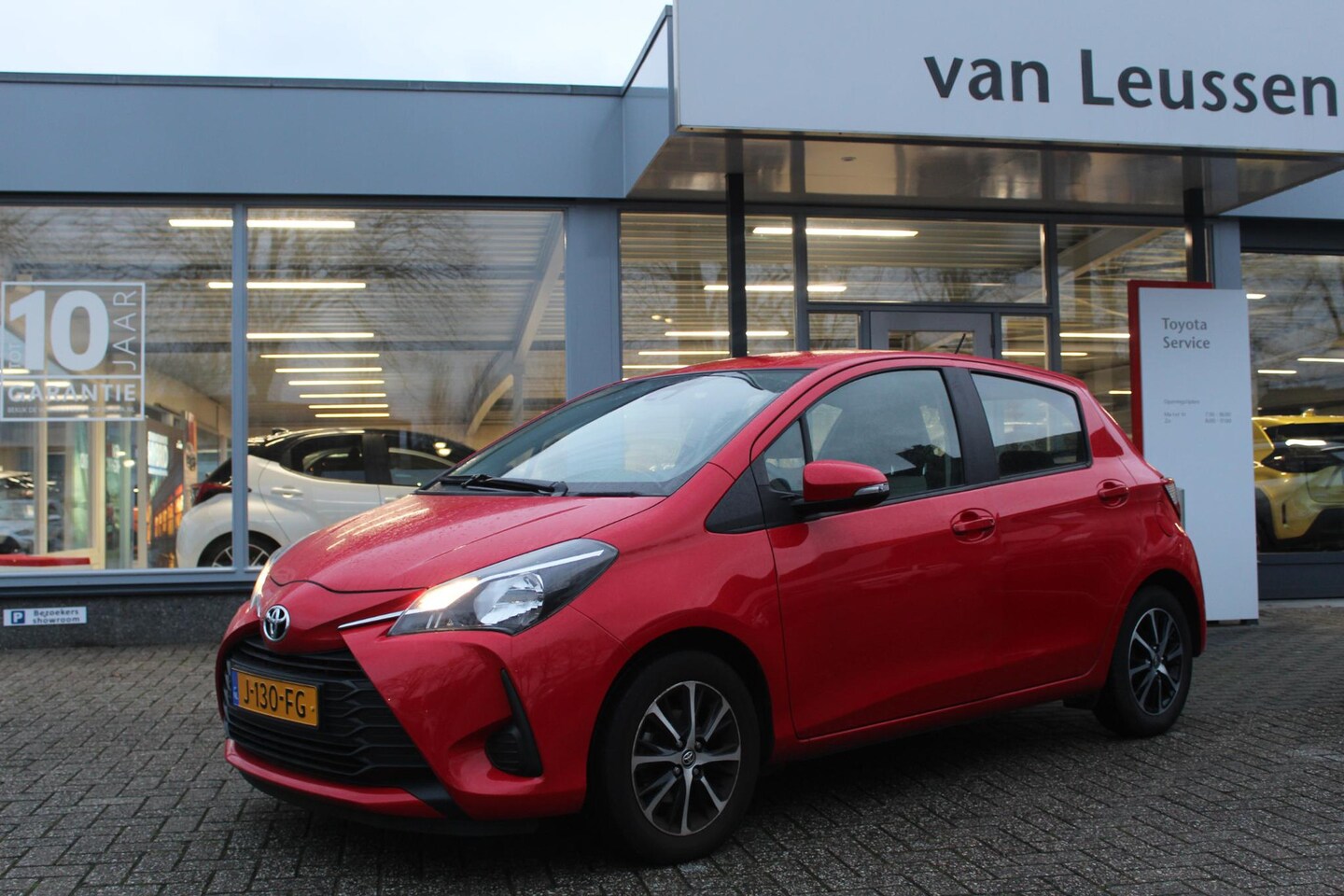 Toyota Yaris - 1.0 VVT-i Connect 1.0 VVT-I CONNECT - AutoWereld.nl