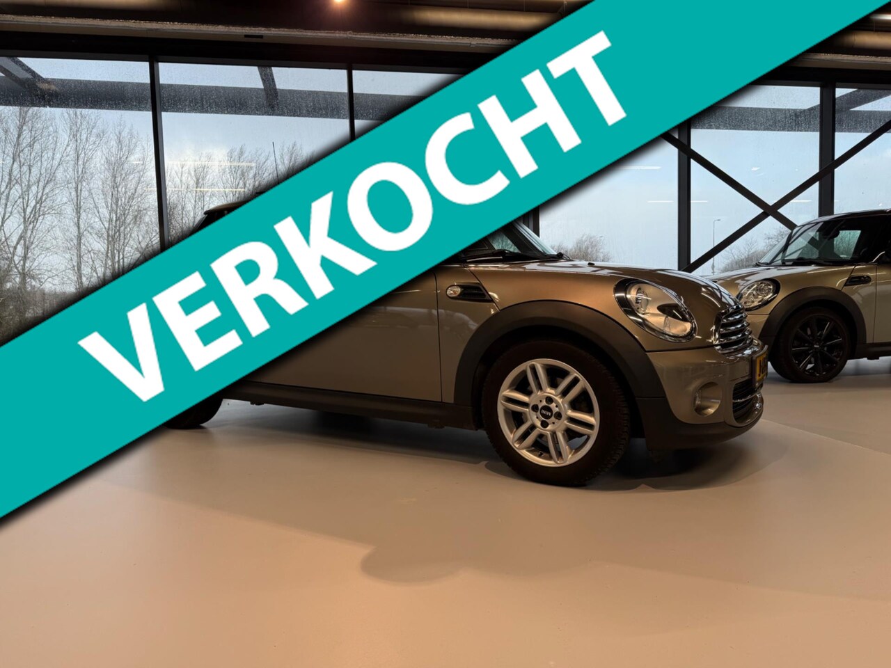 MINI Cooper - Mini 1.6 l Pano l Leder l - AutoWereld.nl