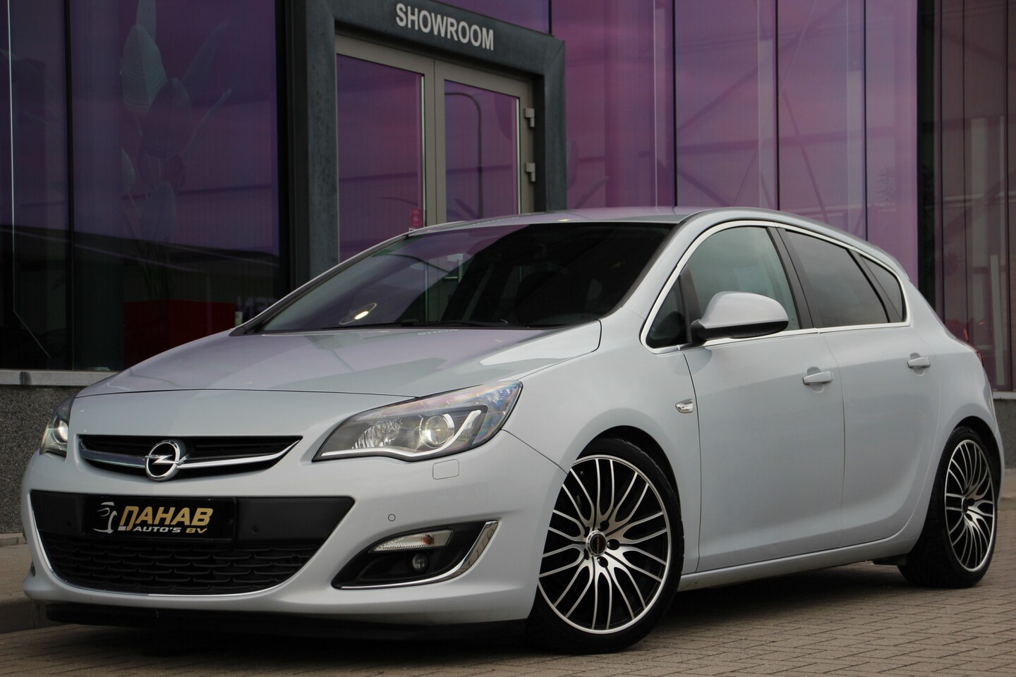 Opel Astra - 1.4 Turbo Business + | Navi. | Xenon | Winter & Comfort Pakket - AutoWereld.nl