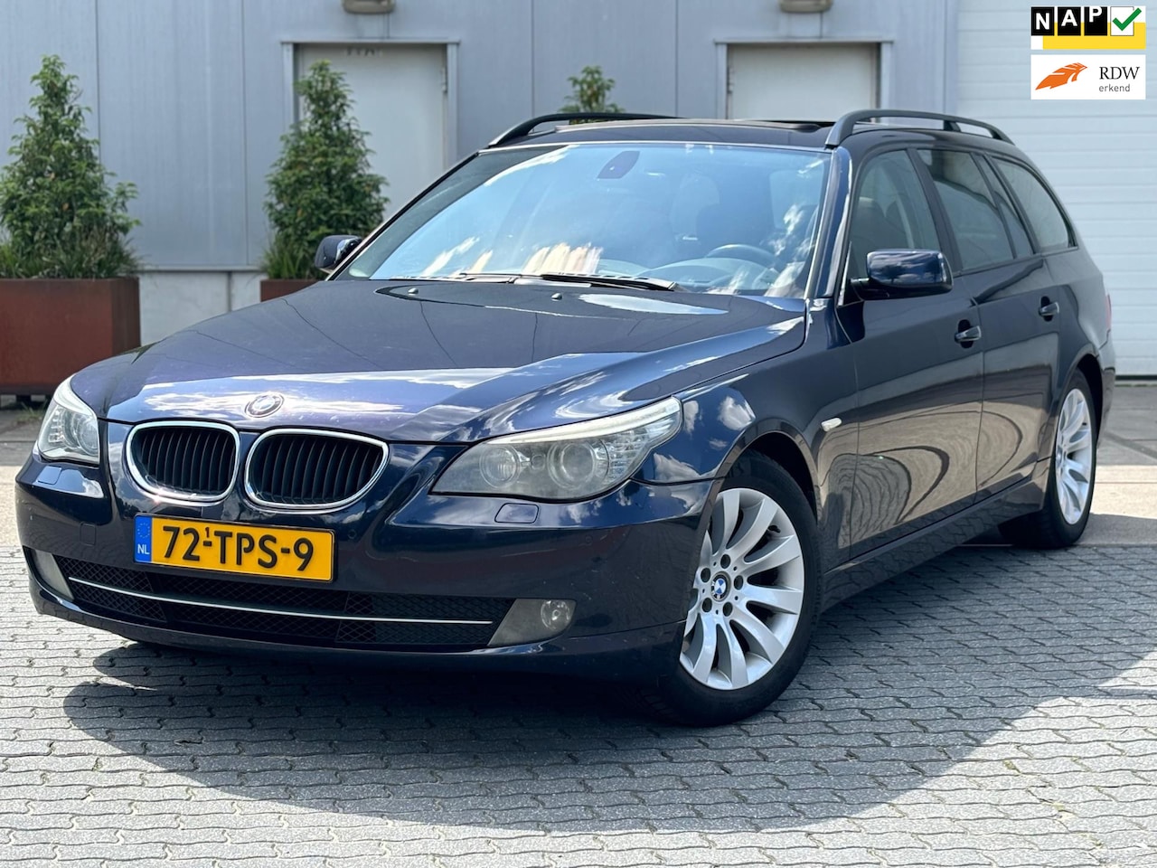 BMW 5-serie Touring - 530i Executive 530i Executive, Nap, LCI, Navi, Pdc, Pano - AutoWereld.nl