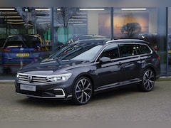 Volkswagen Passat Variant - 1.4 TSI PHEV GTE 218 PK Business, Panoramadak, Leder, Adap. LED, Head-Up, Camera